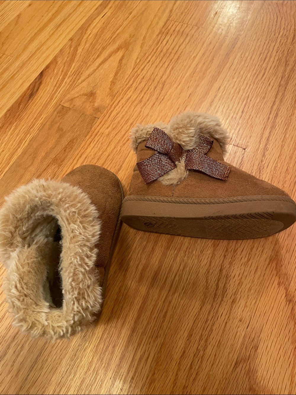Kids Faux-Fur Lined Brown Booties with Decorative Bow
